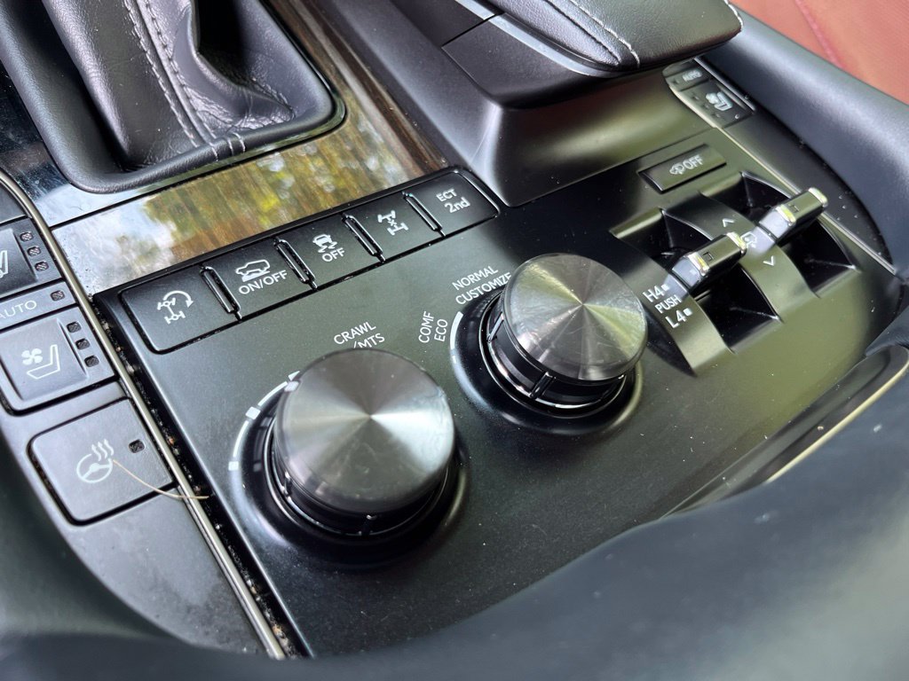 Used 2019 Lexus LX 570 4WD w/ Luxury Package image 35