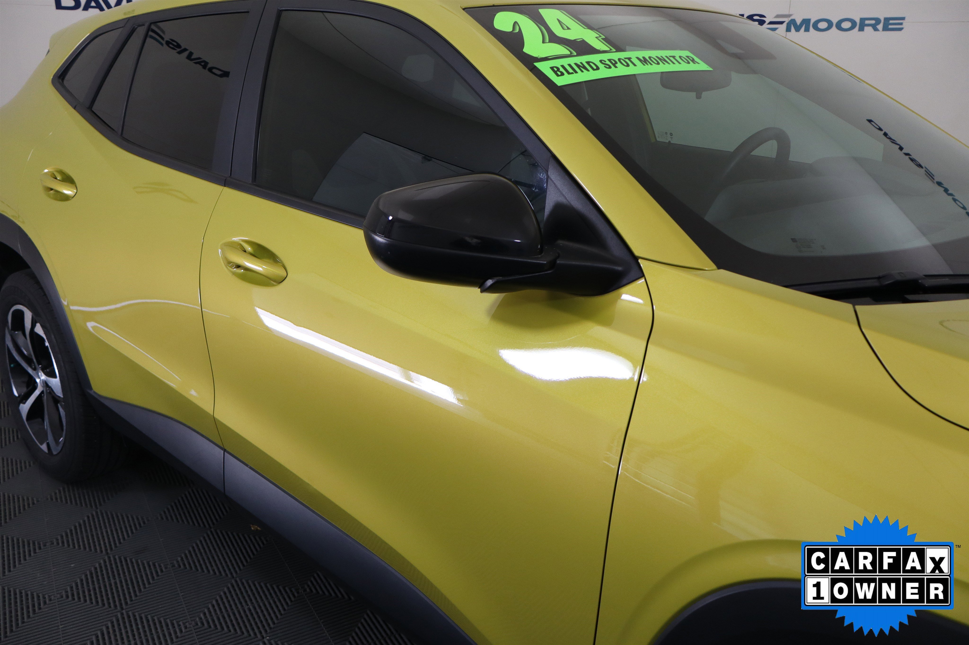 Used 2024 Chevrolet Trax RS w/ Sunroof Package image 4