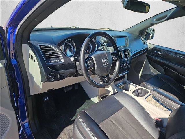 Used 2020 Dodge Grand Caravan SXT image 17