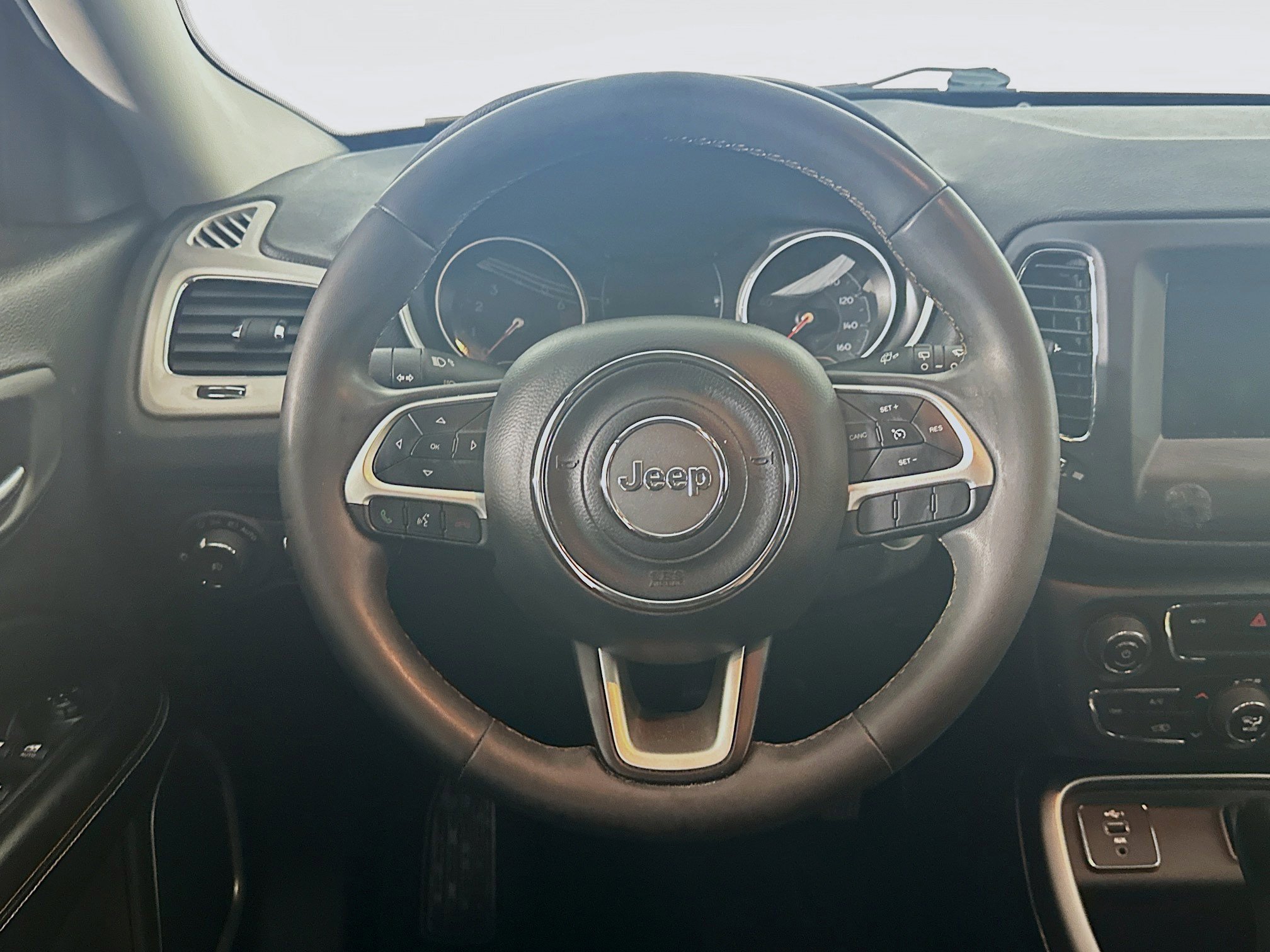 Used 2021 Jeep Compass Latitude FWD image 17