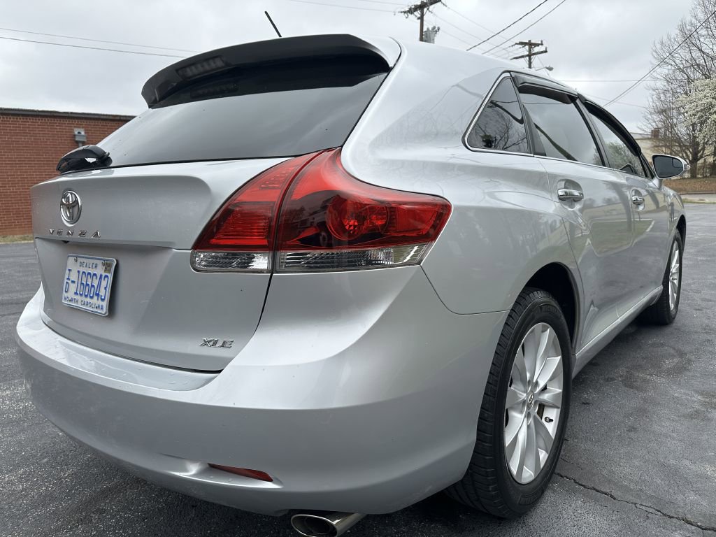 Used 2013 Toyota Venza XLE w/ XLE Premium Pkg image 3