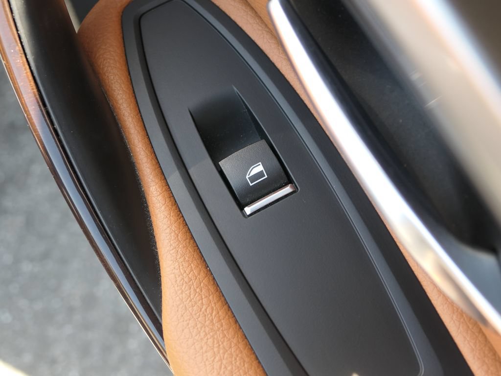 Used 2019 BMW 430i xDrive Convertible w/ Convenience Package AWD/4WD image 29