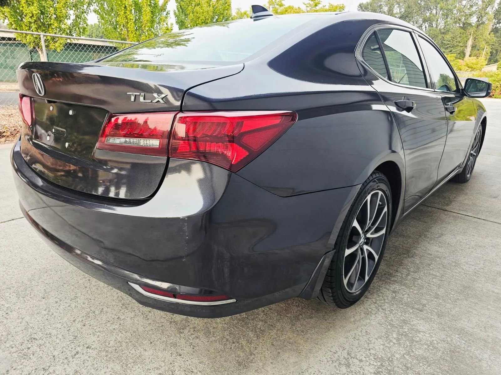 Used 2015 Acura TLX V6 image 5