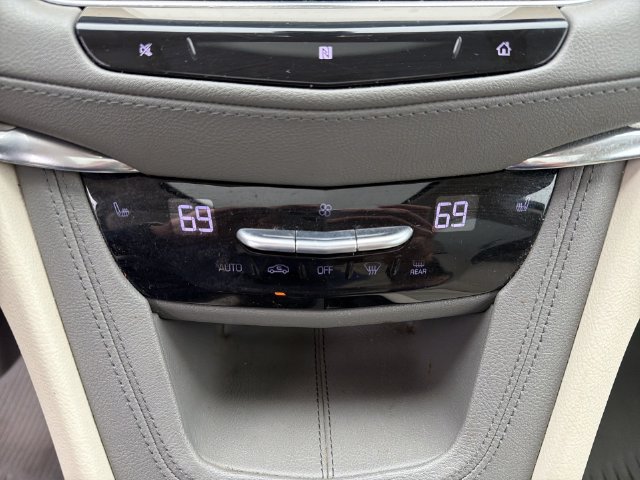 Used 2020 Cadillac XT5 Premium Luxury AWD/4WD image 21