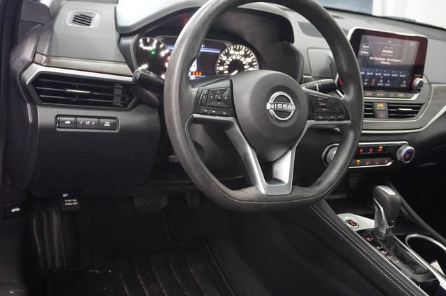 Used 2023 Nissan Altima 2.5 SV FWD image 5