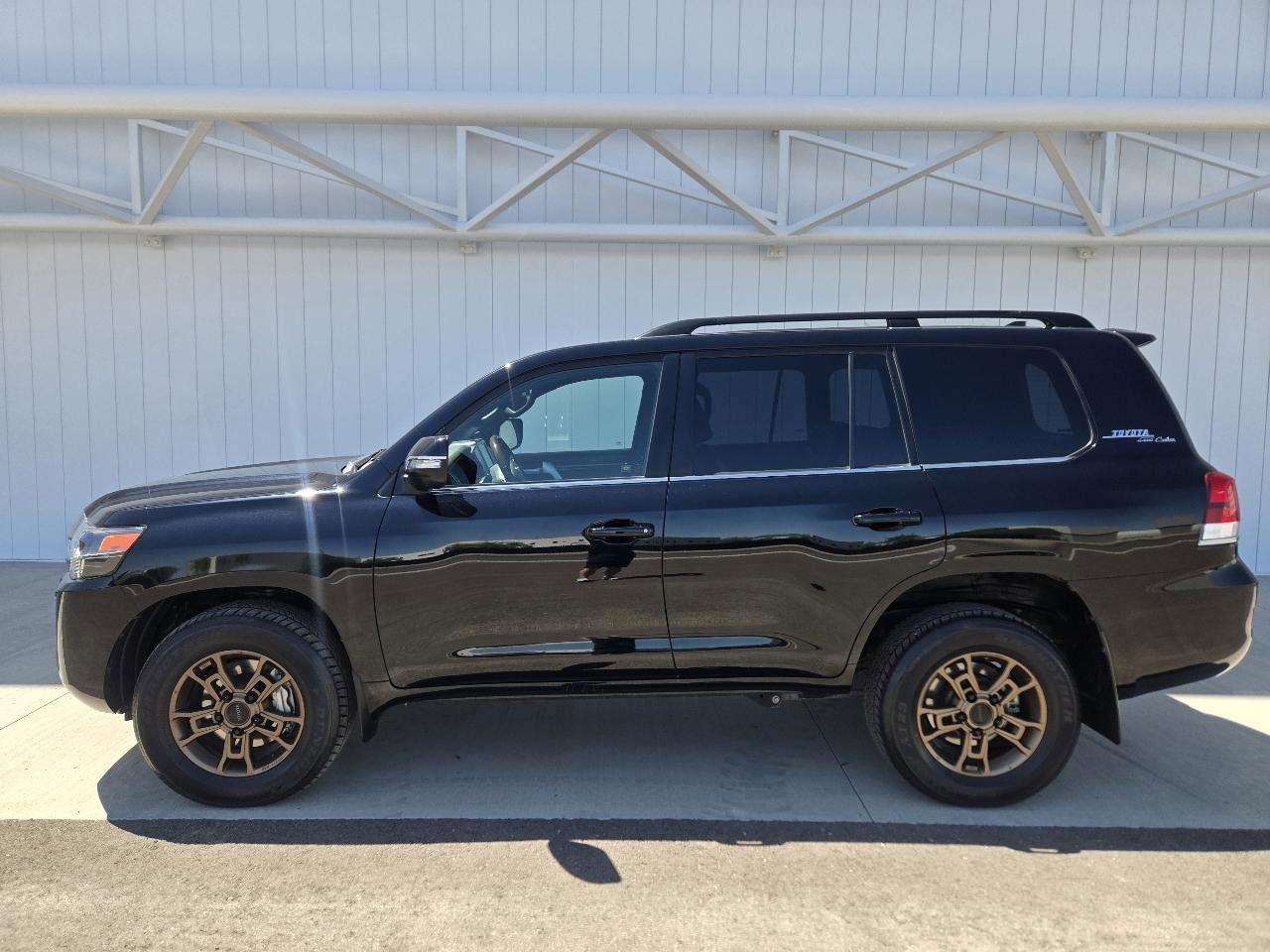 Used 2020 Toyota Land Cruiser Heritage Edition image 1