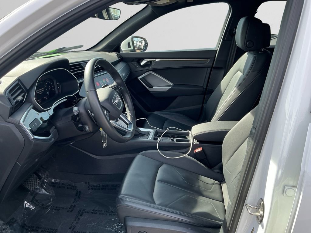 Used 2025 Audi Q3 2.0T Premium image 9
