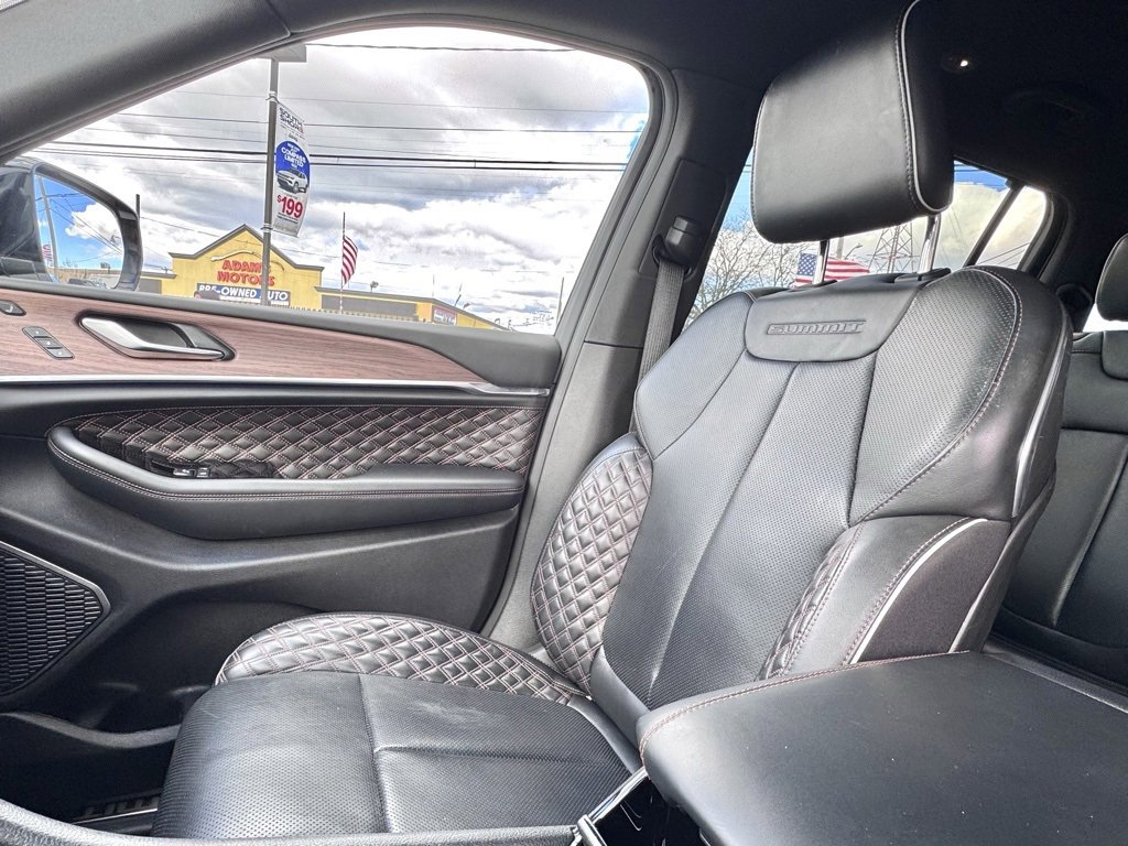 Certified 2022 Jeep Grand Cherokee L Summit w/ Luxury Tech Group V image 14