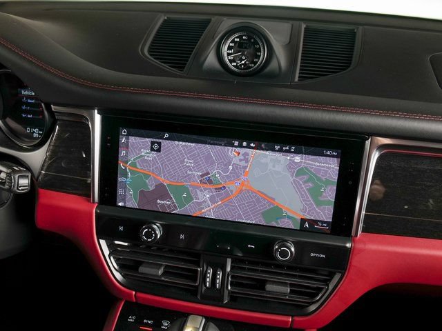 Certified 2025 Porsche Macan S AWD/4WD image 18