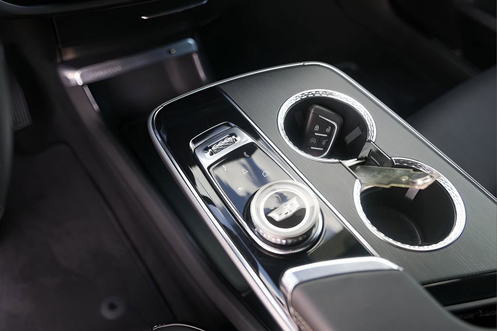 Certified 2024 Cadillac Lyriq Luxury image 18