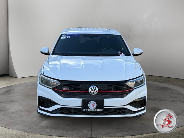 Used 2019 Volkswagen Jetta GLI FWD image 2
