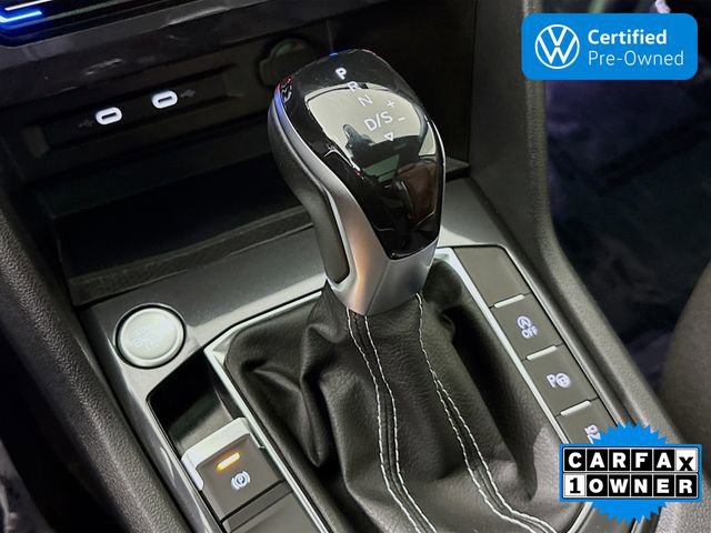 Certified 2022 Volkswagen Tiguan SEL R-Line image 18