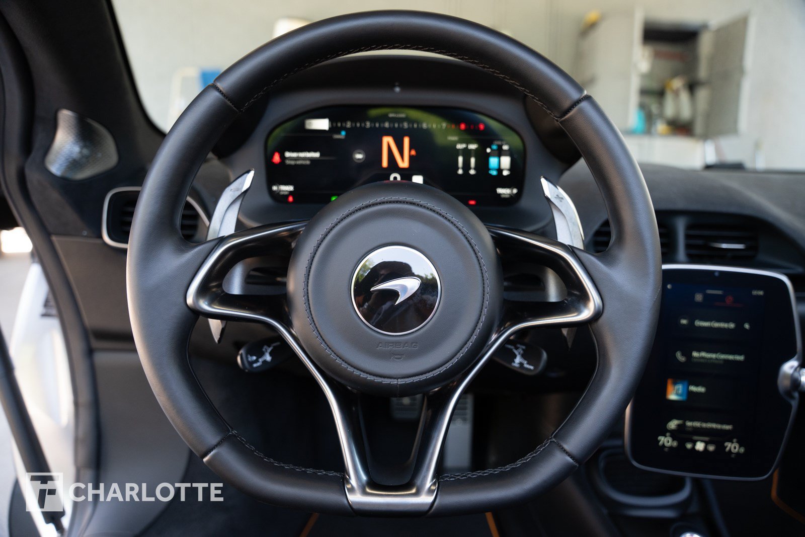 Used 2025 McLaren Artura Spider RWD image 21