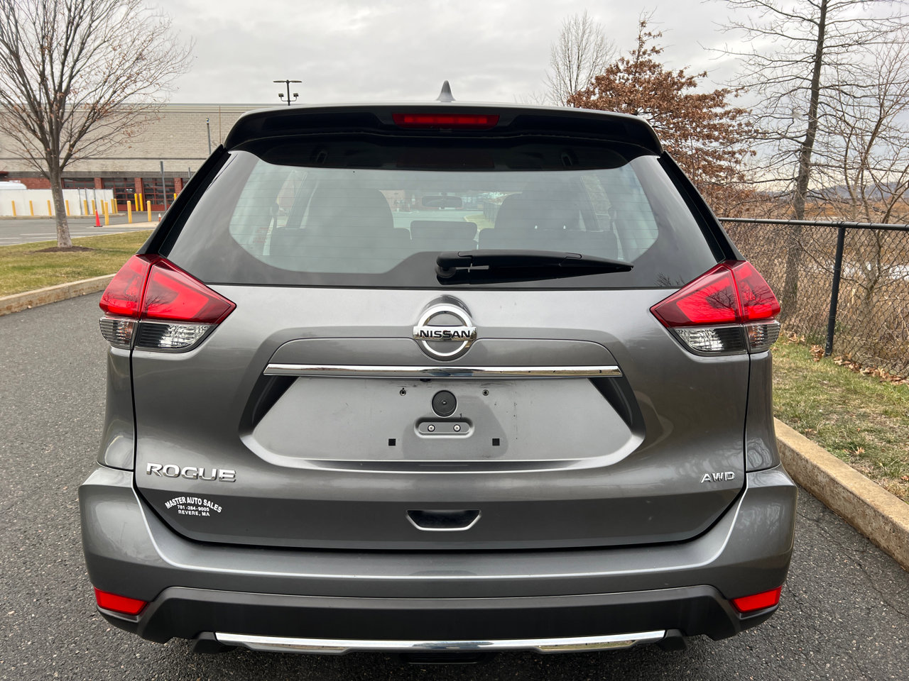 Used 2018 Nissan Rogue S image 6