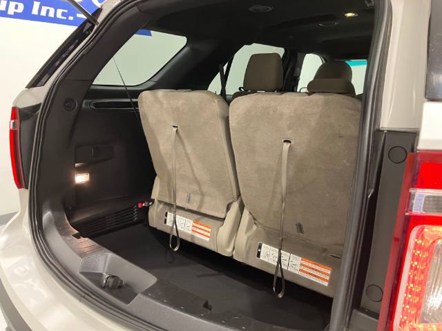 Used 2014 Ford Explorer XLT w/ Equipment Group 201A AWD/4WD image 42
