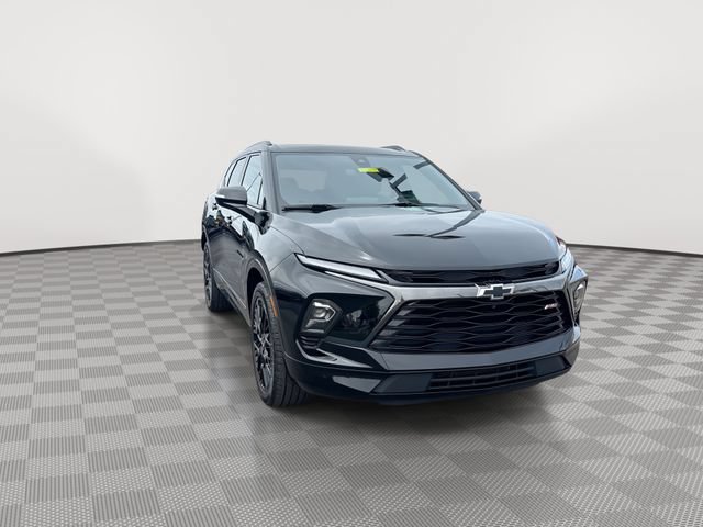 Certified 2023 Chevrolet Blazer RS w/ Driver Confidence II Package AWD/4WD image 3