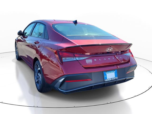 Used 2025 Hyundai Elantra Sport image 4
