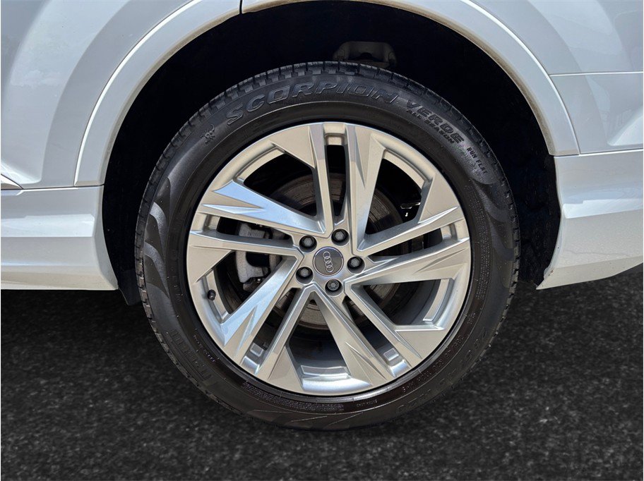 Used 2020 Audi Q7 3.0T Premium Plus w/ Premium Plus Package AWD/4WD image 16