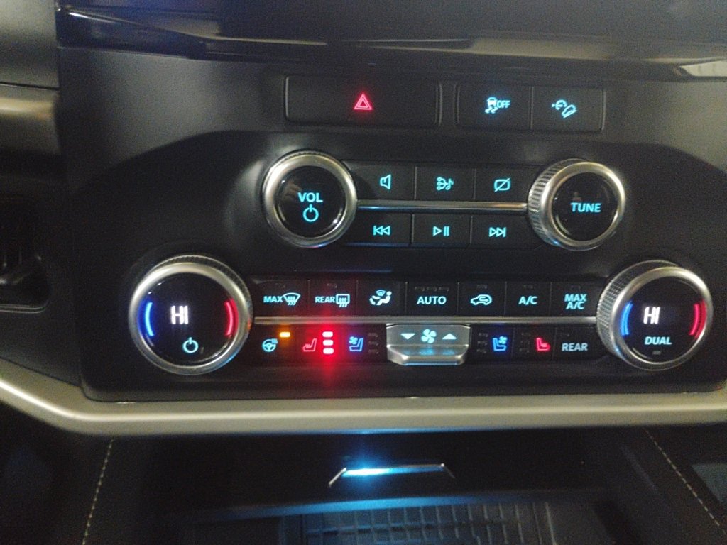 Certified 2023 Ford Expedition XLT image 12