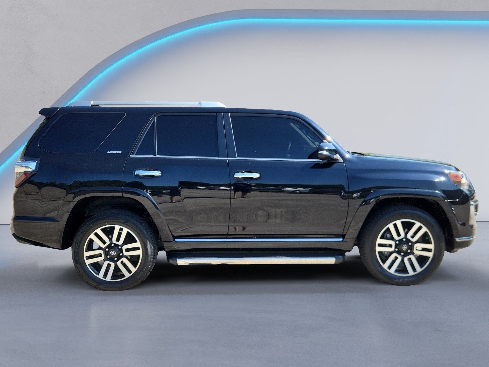 Used 2023 Toyota 4Runner Limited AWD/4WD image 3