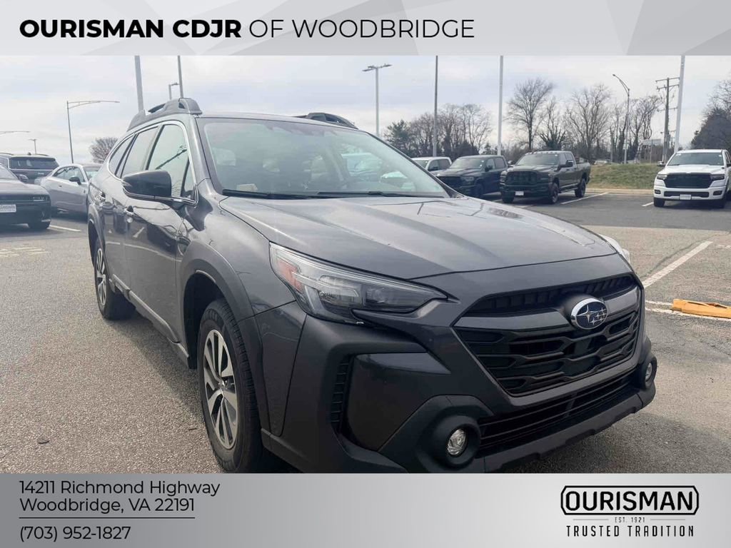 Used 2023 Subaru Outback Premium image 3
