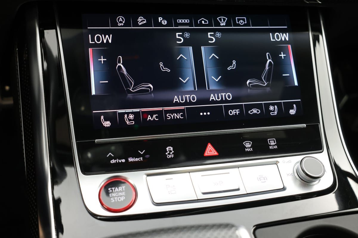 Used 2023 Audi SQ7 Prestige AWD/4WD image 31