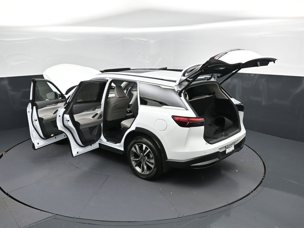 Used 2026 INFINITI QX60 Pure w/ Cargo Package image 2