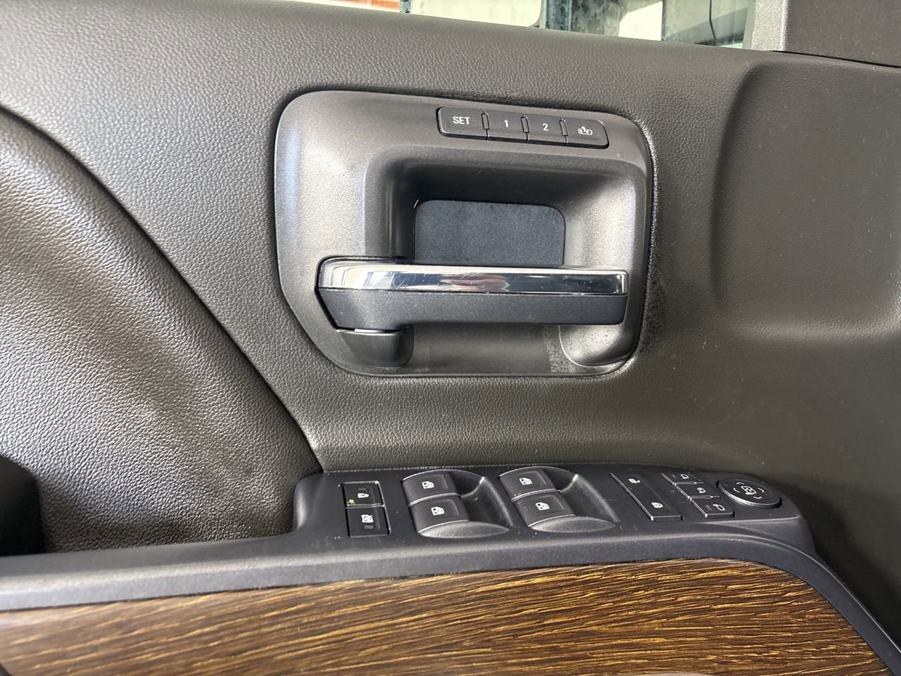 Used 2019 GMC Sierra 2500 Denali image 8