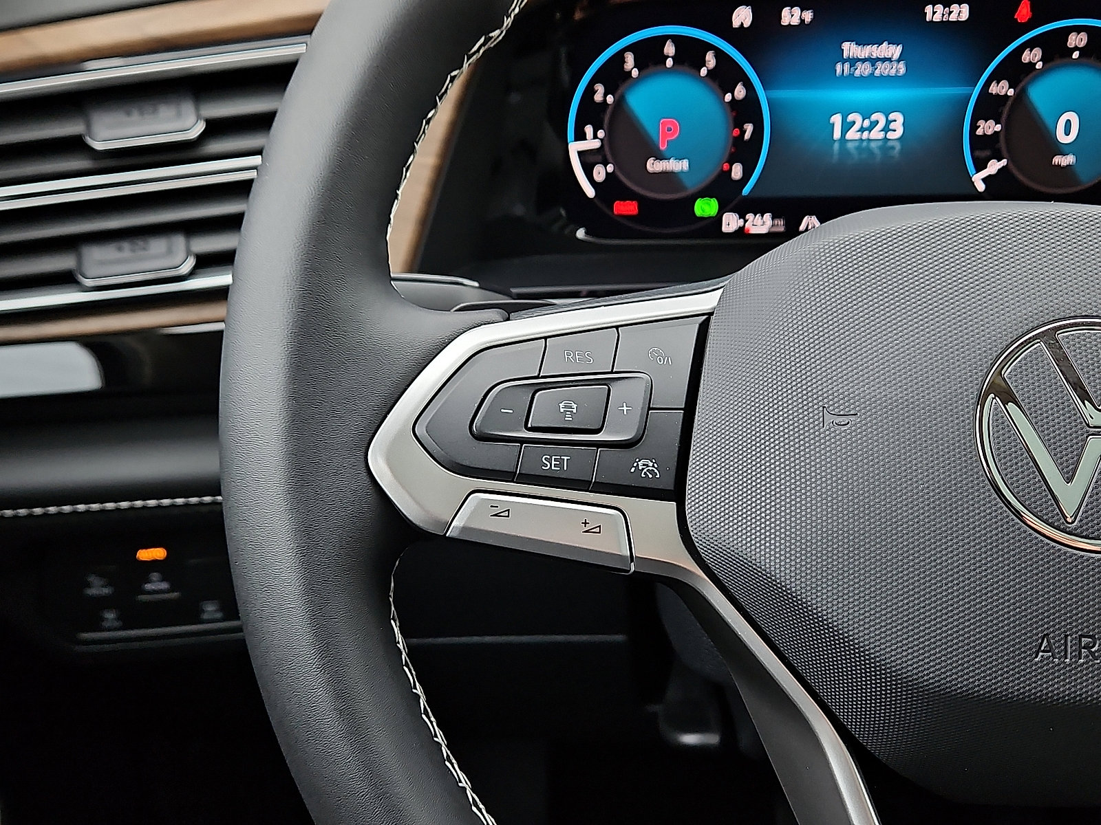 New 2026 Volkswagen Atlas SE image 18