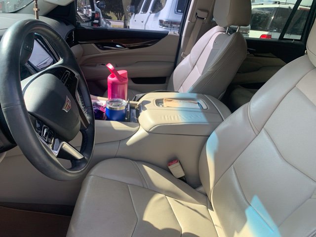 Used 2018 Cadillac Escalade Luxury RWD image 12