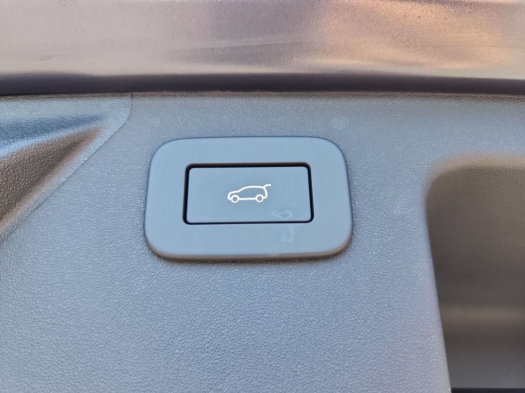 New 2026 Land Rover Discovery Sport Landmark AWD/4WD image 14