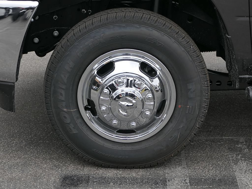 New 2026 RAM 3500 Tradesman AWD/4WD image 10