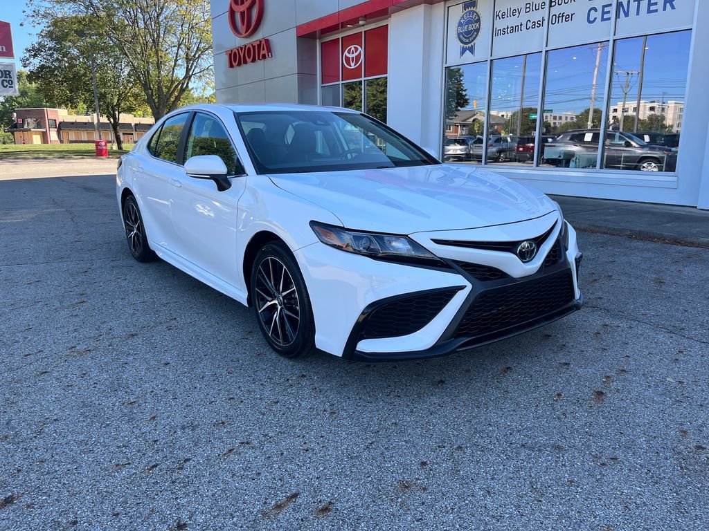 Certified 2024 Toyota Camry SE image 7