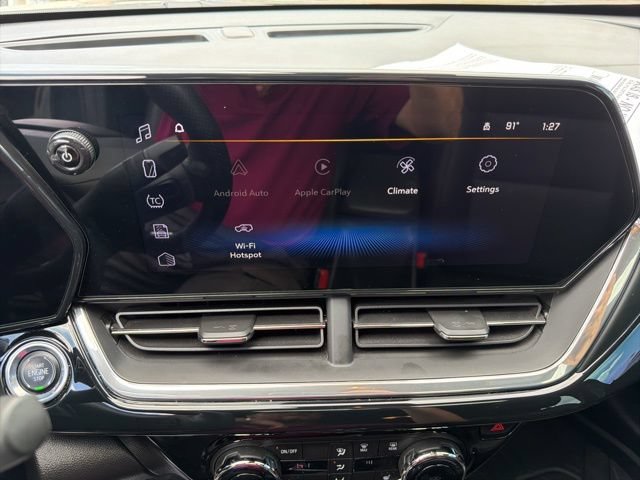 Used 2024 Chevrolet Trax RS w/ Sunroof Package FWD image 21
