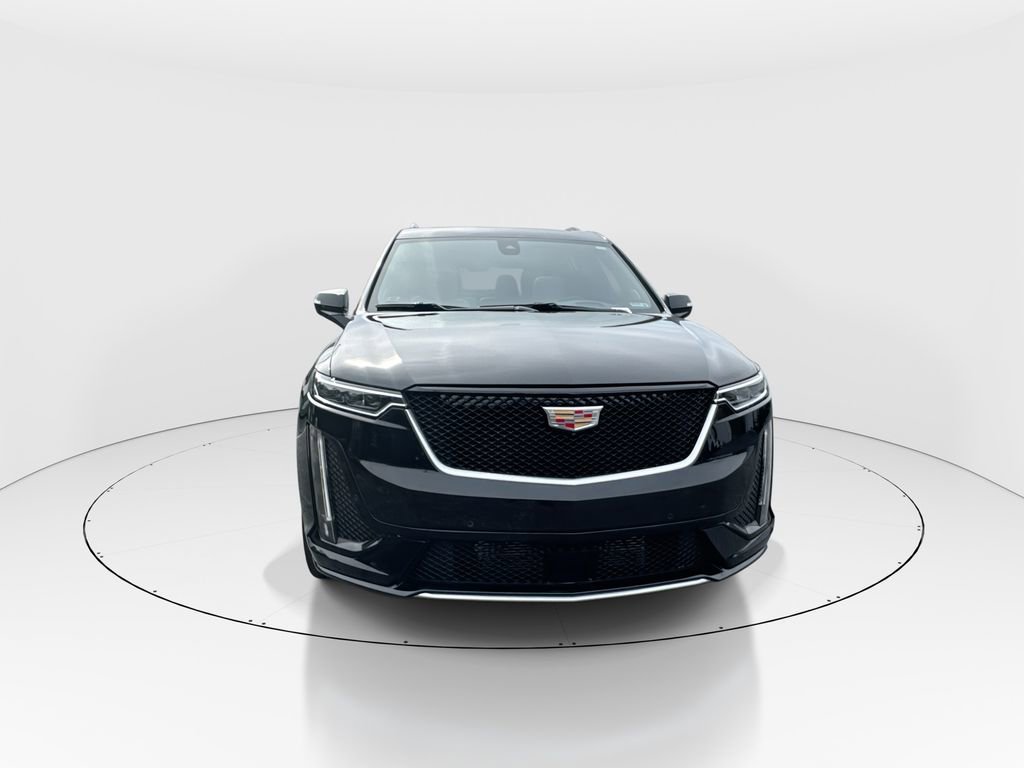 Used 2025 Cadillac XT6 Sport w/ Technology Package image 3