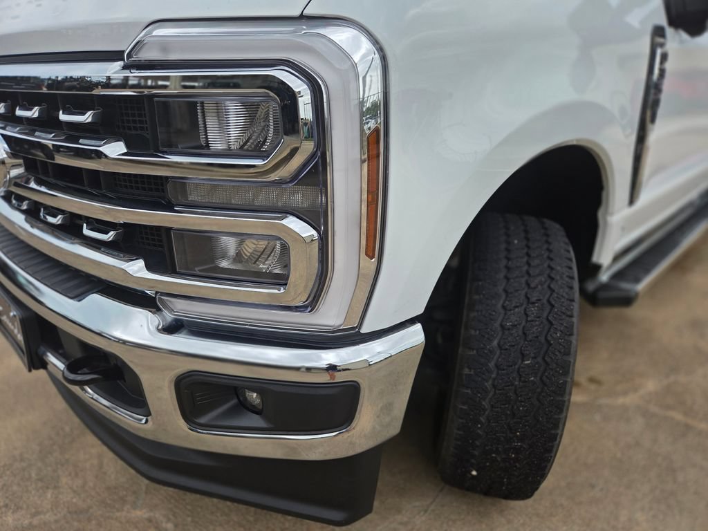 Used 2025 Ford F350 Lariat w/ FX4 Off-Road Package AWD/4WD image 30