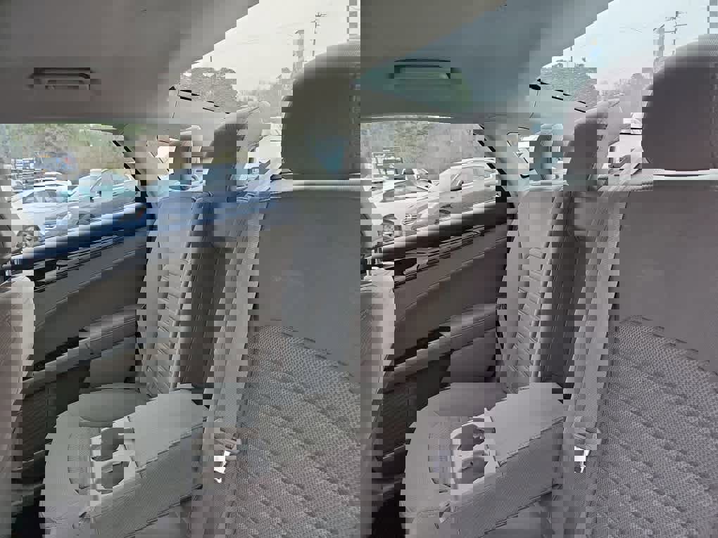 Used 2020 Ford Fusion SE image 28