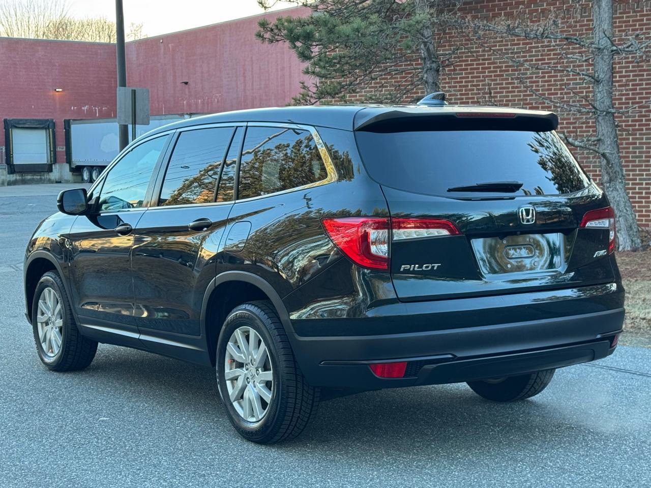 Used 2019 Honda Pilot LX image 4