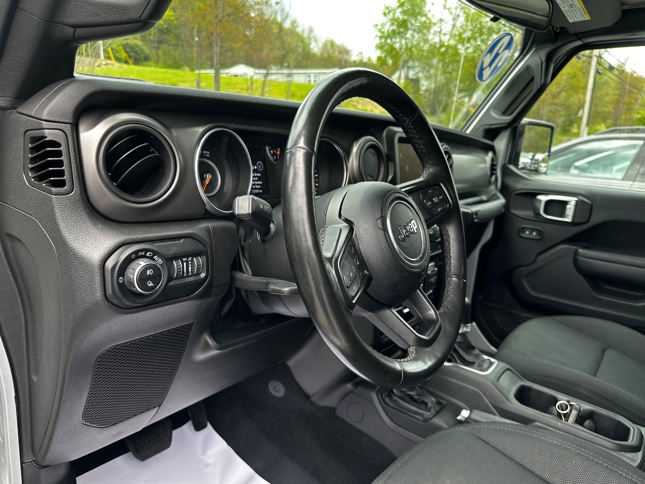 Used 2022 Jeep Gladiator Sport AWD/4WD image 23