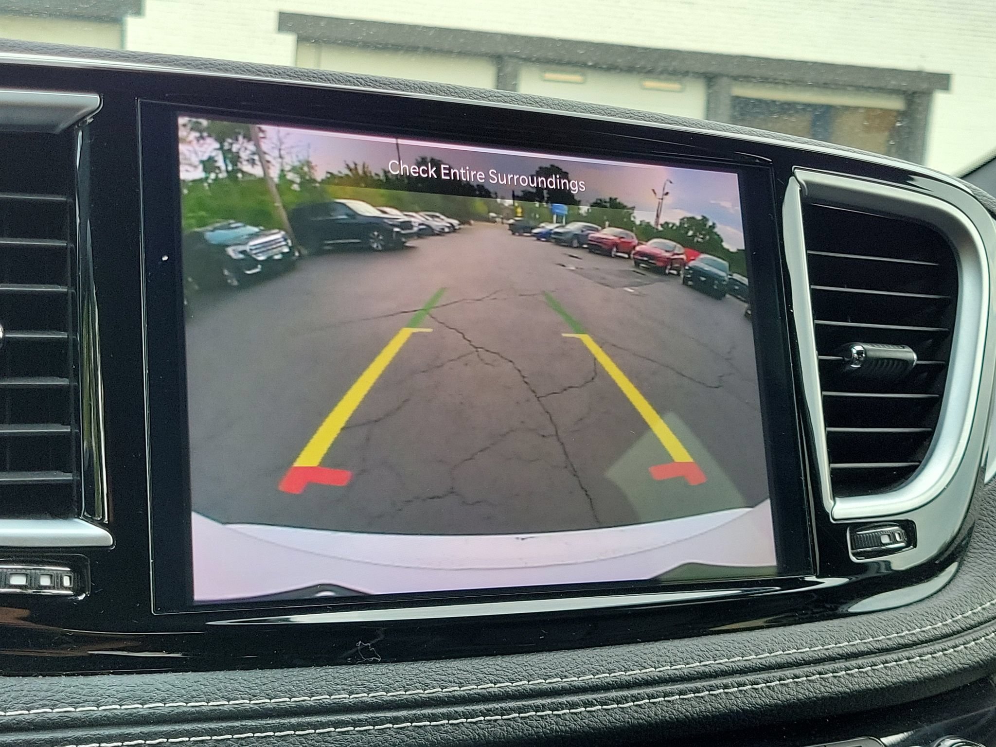 Used 2025 Chrysler Pacifica Limited FWD image 19