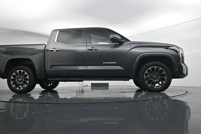 Used 2025 Toyota Tundra Limited AWD/4WD image 41