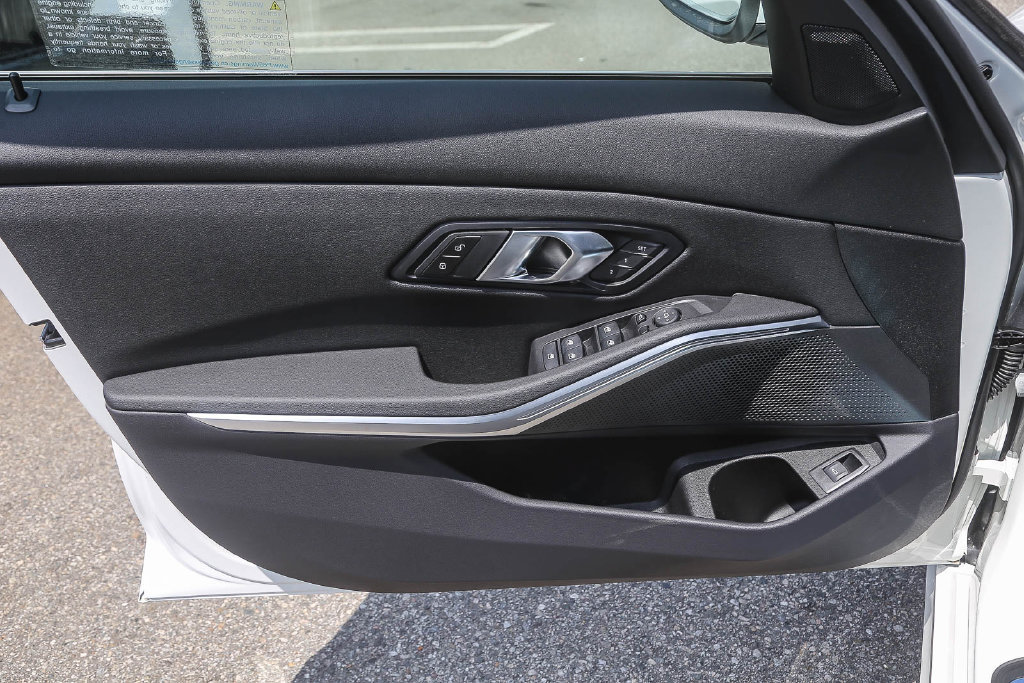 New 2026 BMW 330i Sedan RWD image 17