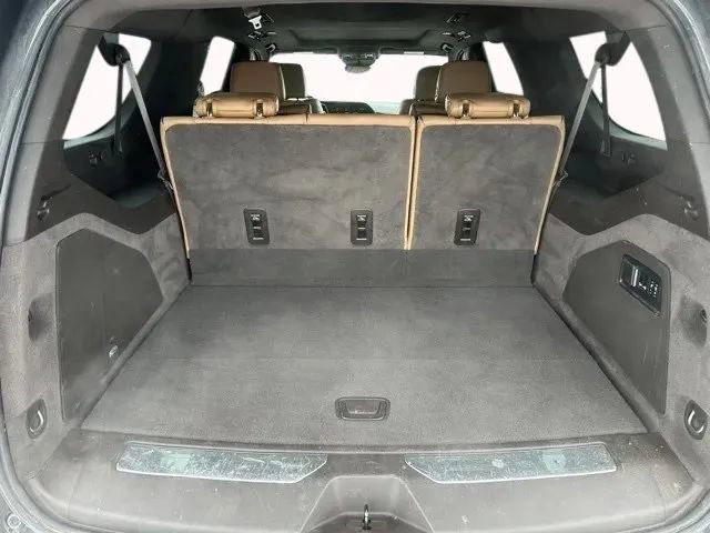 Used 2021 Cadillac Escalade ESV Premium Luxury w/ Heavy-Duty Trailer Package image 32