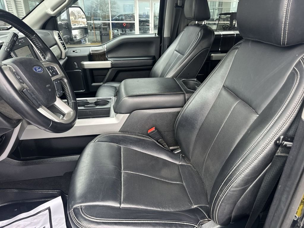 Used 2021 Ford F350 Lariat w/ Chrome Package image 17