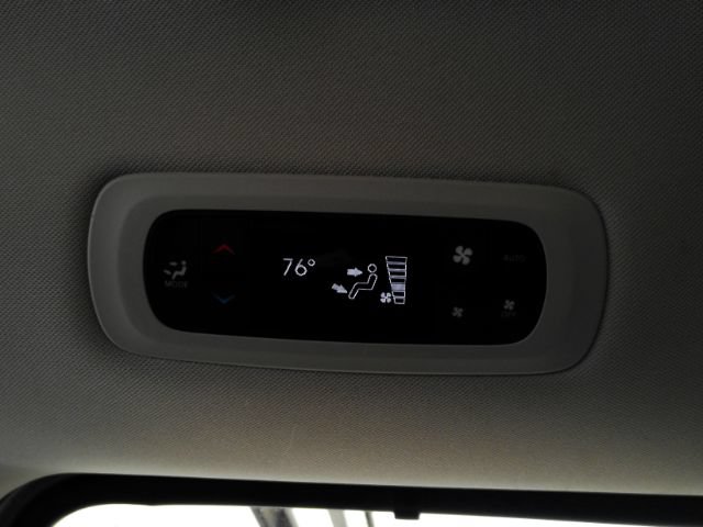 Used 2024 Chrysler Pacifica Touring-L FWD image 35