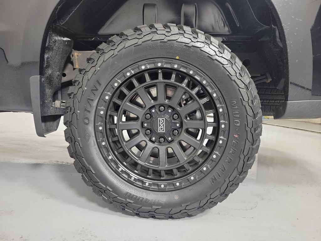 Used 2022 Chevrolet Silverado 1500 LT AWD/4WD image 9