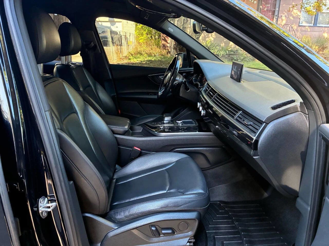 Used 2017 Audi Q7 3.0T Premium Plus image 11