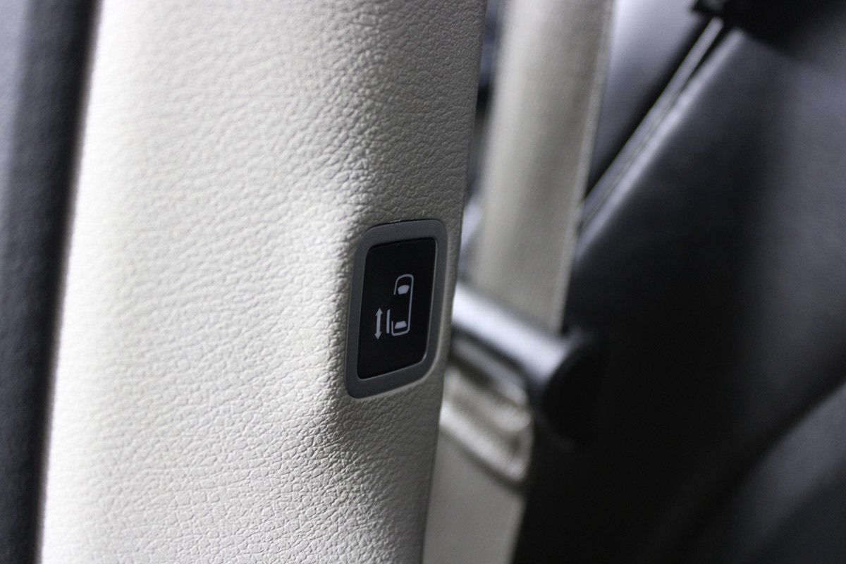 Used 2023 Chrysler Pacifica Touring-L FWD image 19