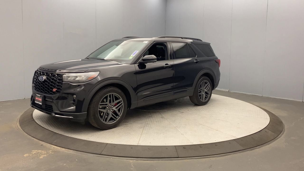 Used 2025 Ford Explorer ST w/ Sun And Sound Package AWD/4WD image 9