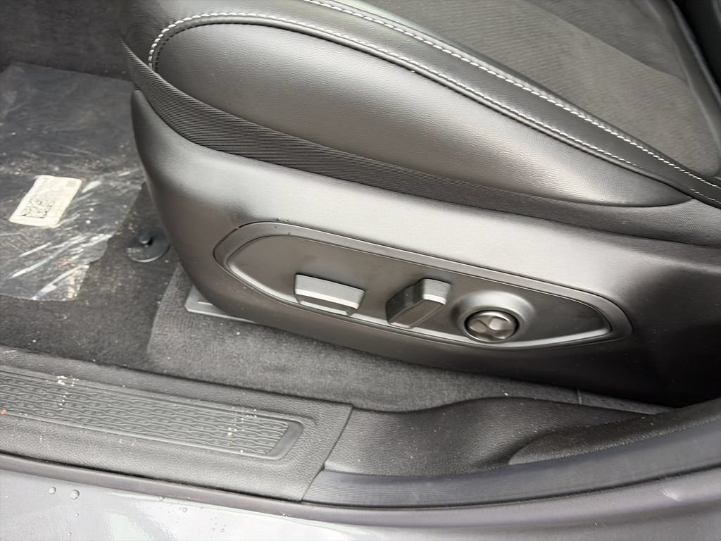 New 2026 Jeep Grand Cherokee Altitude RWD image 12